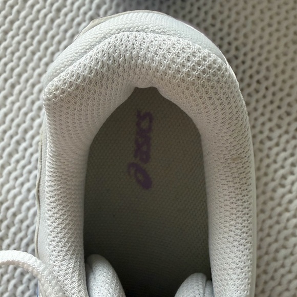 ASICS gel challenger blue and white shoes.Good for tennis or Pickel ball size 10 - Picture 8 of 9